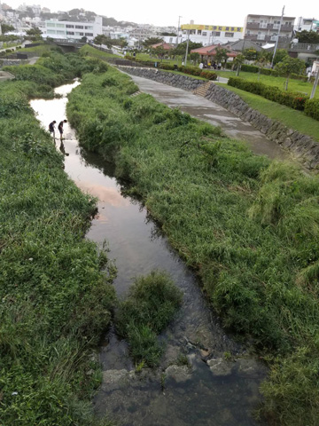 最優秀賞（川部門）「夕暮れ時の比謝川」島袋有生（宮里中学校2年）