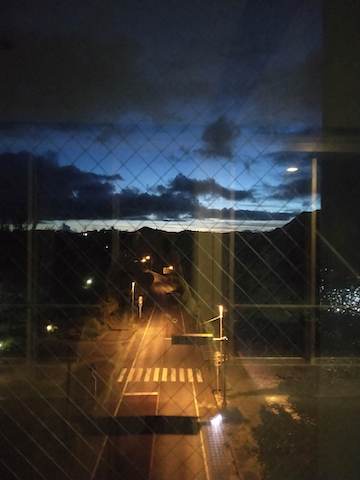 「夜空と通り」石田 優菜
(読谷中学校1年)