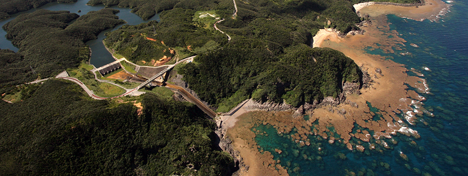 福地ダム上流洪水吐（2007年7月 東村）